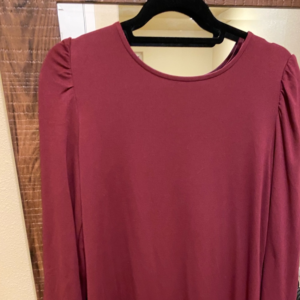 Wine color long sleeve dress button back detail - Picture 2 of 4